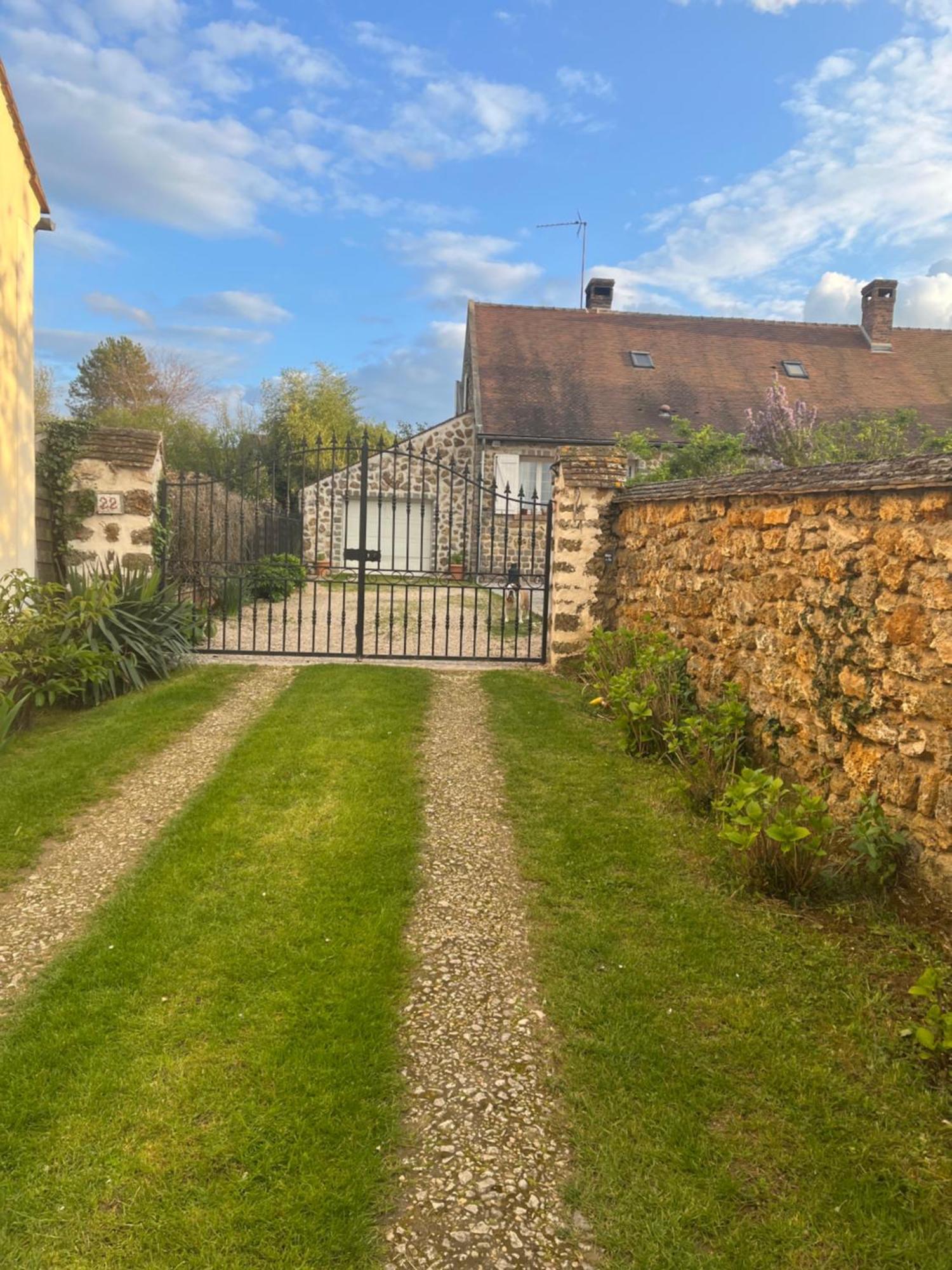 Chambres D'Hotes Des Demoiselles Ville-Saint-Jacques Bagian luar foto